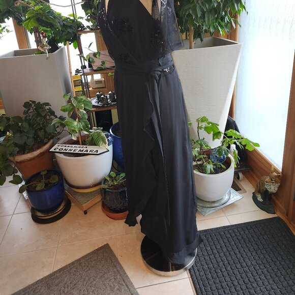 Elegant Black Illusion Mesh Sequin Ruffled Wrap Dress Sz 24W - Picture 9 of 15